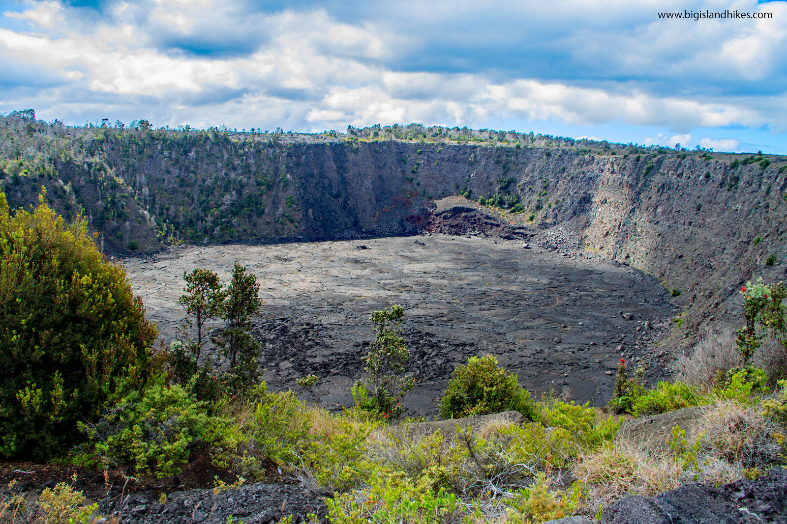 Volcanoes and earthquakes have filled human beings with fear and fascination since the beginning of time. KeanakakoÊ»i Crater Big Island Hikes