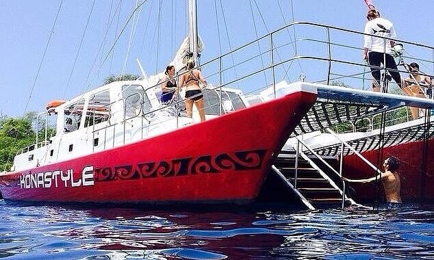 Beat the crowds with our expert navigators for an intimate experience interacting with the ecosystem. Private Boat Charters Big Island Hawaii Kona Style