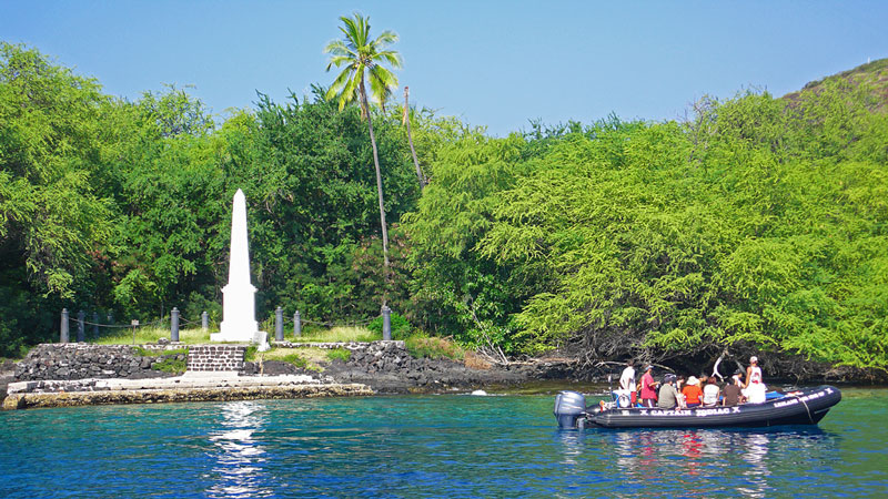 Exploring Snorkel Tours Captain Cook Monument